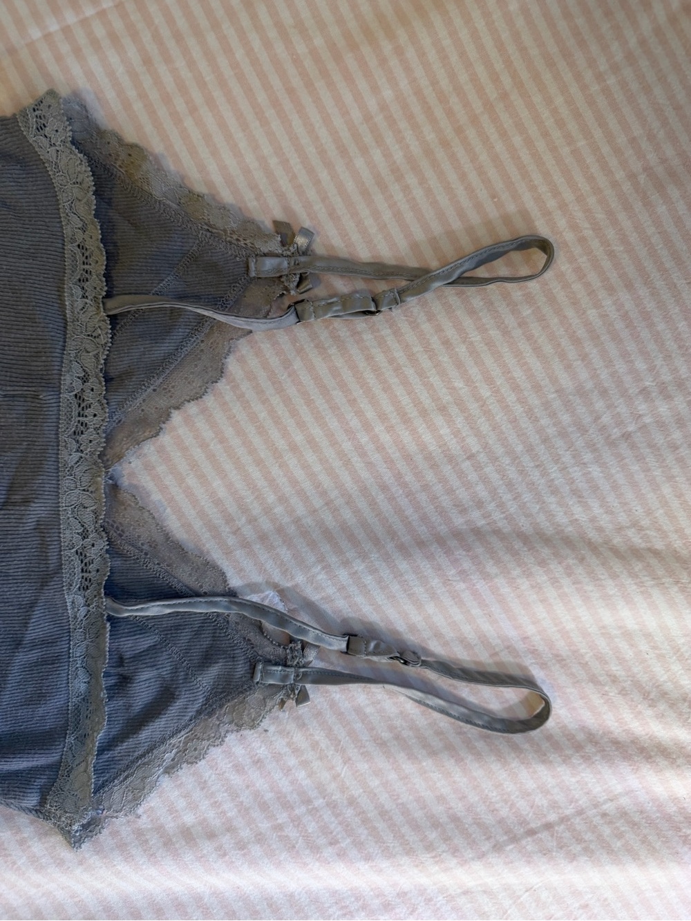 Vintage Hollister Grey Lace Trim Tank Top - Picture 4 of 6